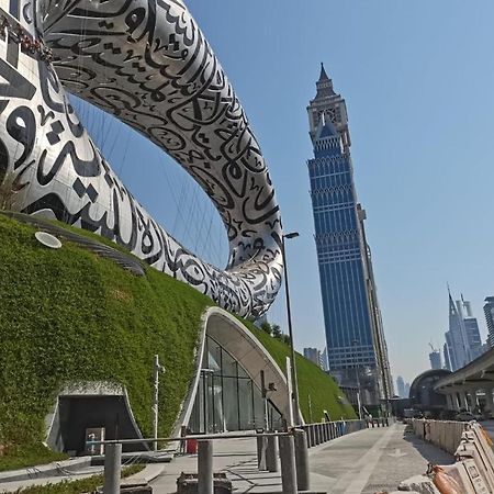 A Pousada Travelers Backpackers Dubai Exterior foto