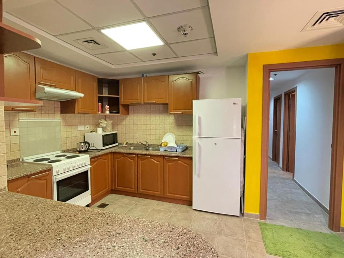 A Pousada Travelers Backpackers Dubai Exterior foto