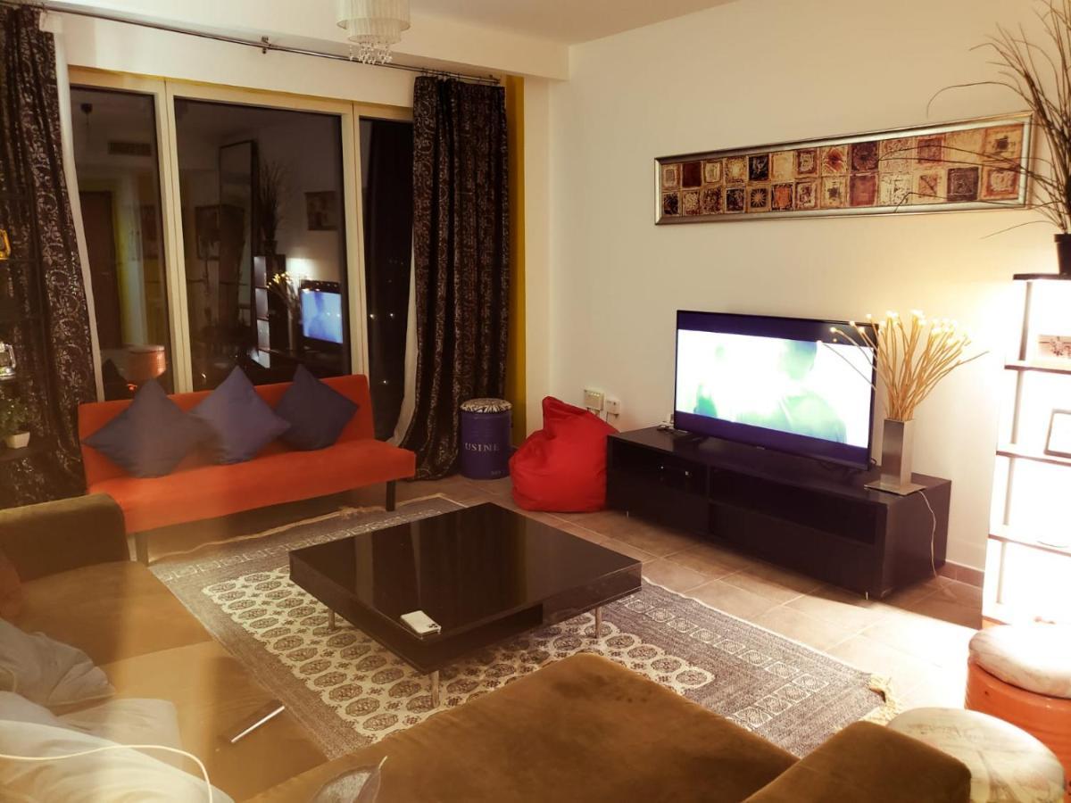 A Pousada Travelers Backpackers Dubai Exterior foto