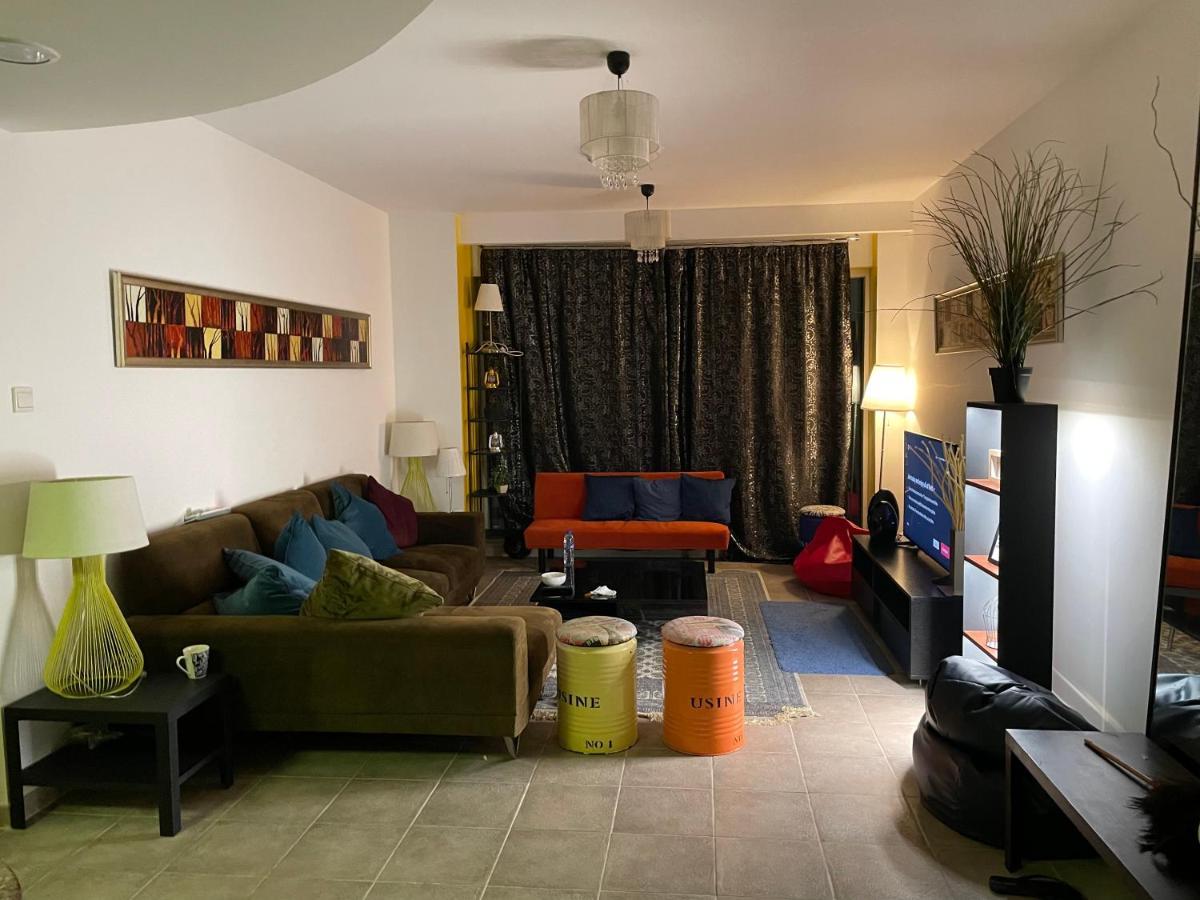 A Pousada Travelers Backpackers Dubai Exterior foto